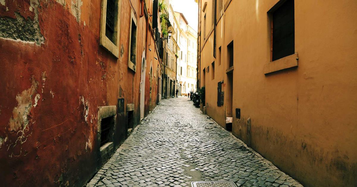 Cannabis-Friendly Travel: Booking Tours and Adventures With Local Guides Who Get the Culture